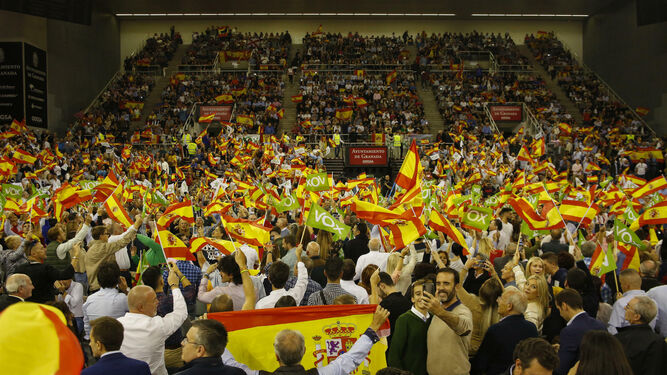 Lleno en el Palacio de Deportes de Granada por el mitin del líder de Vox, Santiago Abascal.