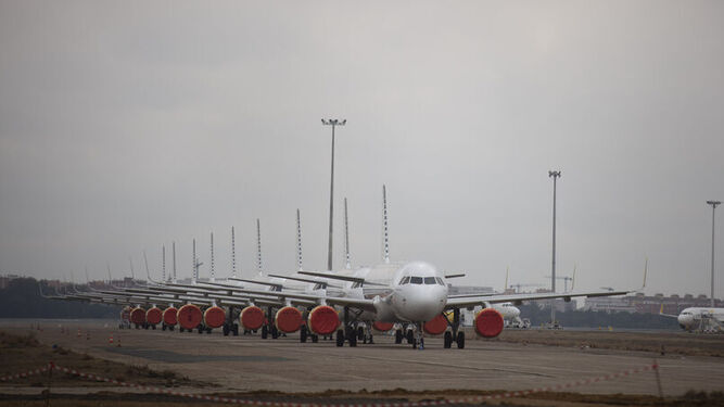 Aviones estacionados en el aeropuerto de San Pablo durante el confinamiento.