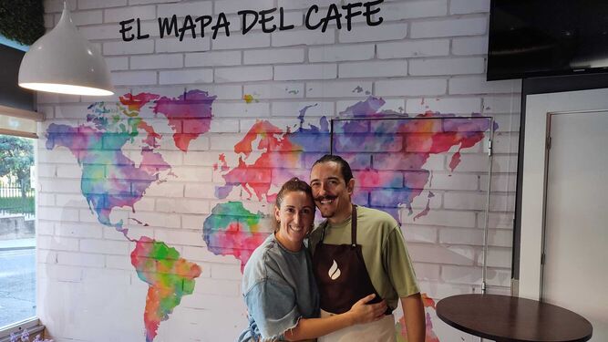 Nuria y su esposo Guillermo han convertido a su cafetería en un éxito total en la capital granadina.